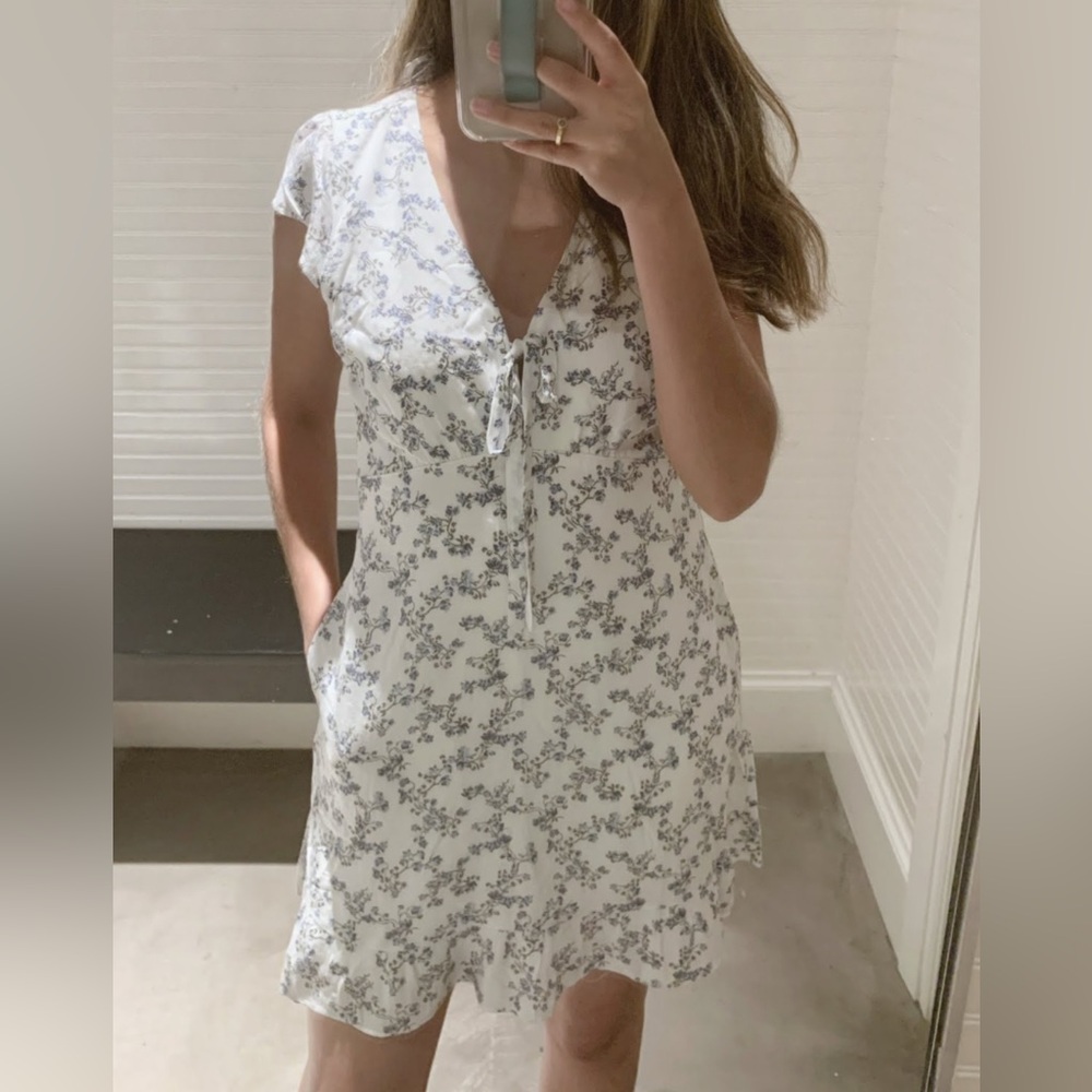 Abercrombie & Fitch Cream Floral Tie-Waist Dress